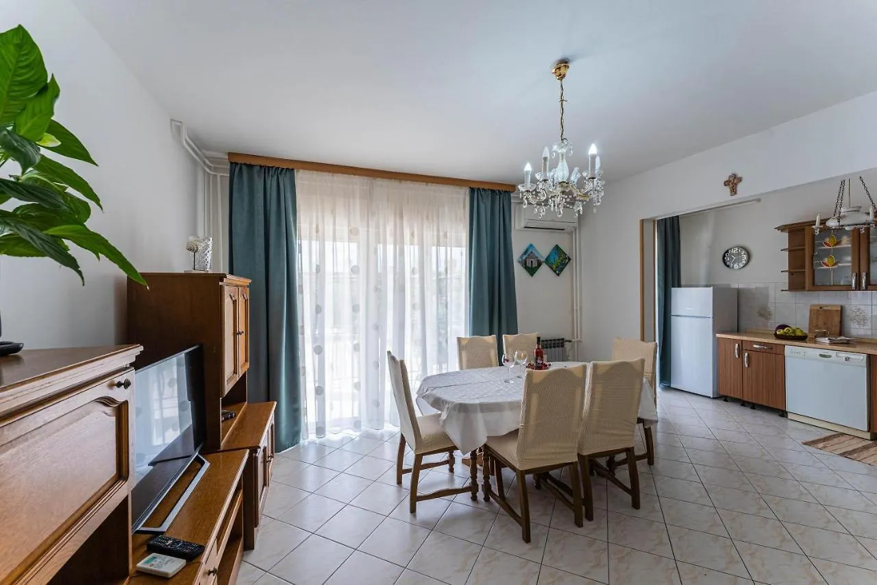 Apartmán Apartman Ana Pula 0*,
